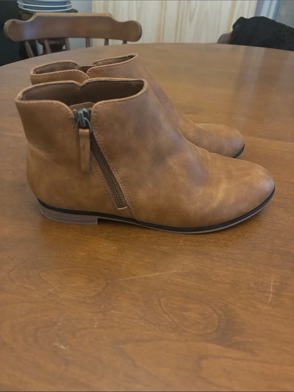 Cat & Jack Ankle Boots Size 5. EUC